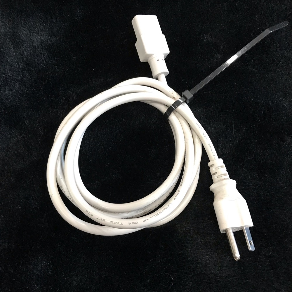 Longwell E55333 VW-1 3C/18AWG 300V TYPE SVT Computer Monitor Power Cord 6 Ft.